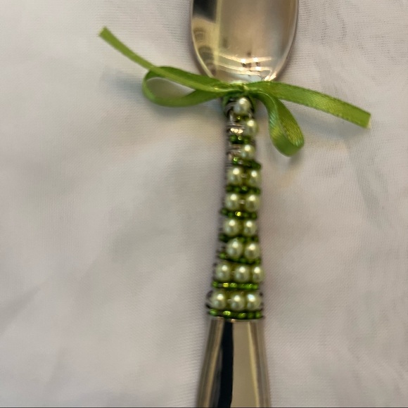 New in box set of 2 stainless steel mini spoons beaded ribbon wire green - Picture 3 of 7